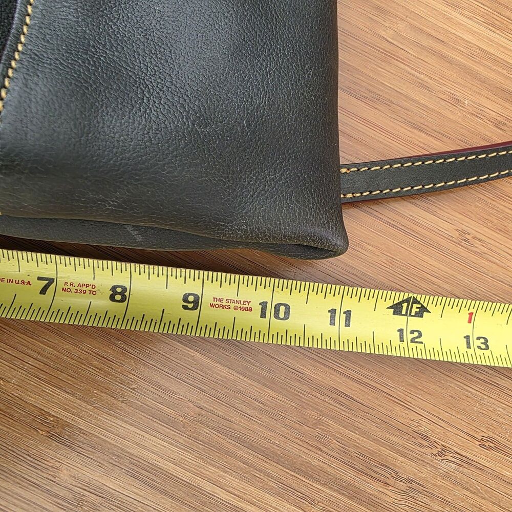 Dooney & Bourke Toggle Crossbody Bag Green Xtra Strap EUC Florentine Leather - Picture 11 of 15